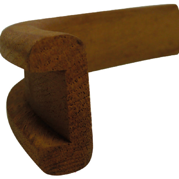 Detalje af Roca inderhjørne i teak med 12mm spor.