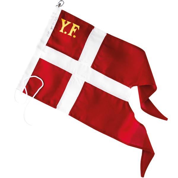 SeaTec yachtflag i 170 g/m² flagdug, 52x100 cm, hængende fra masten på en yacht.