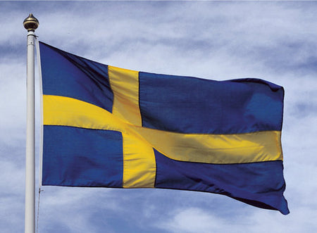 Svensk flag fra Adela, 360x225 cm, bølgende i vinden på en båd