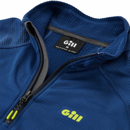 Gill 1081 fleece anvendt på båd, klar til sejlads.